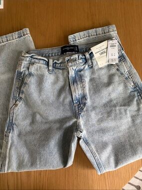 Abercrombie & Fitch Men's authentic rigid denim loose